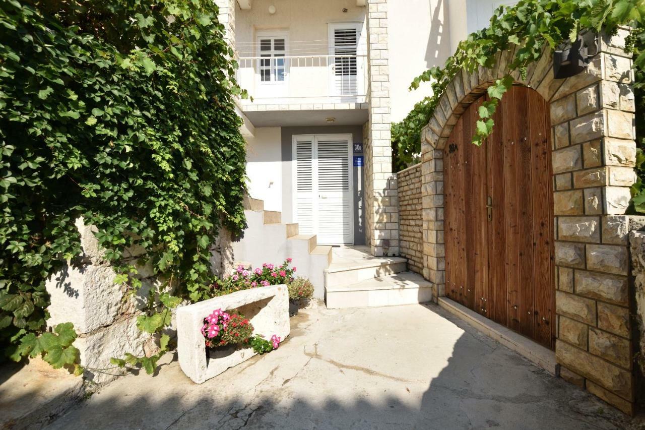 Apartment Milka Primosten Ngoại thất bức ảnh