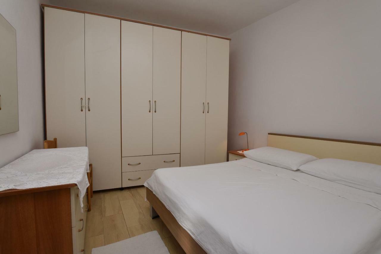 Apartment Milka Primosten Ngoại thất bức ảnh