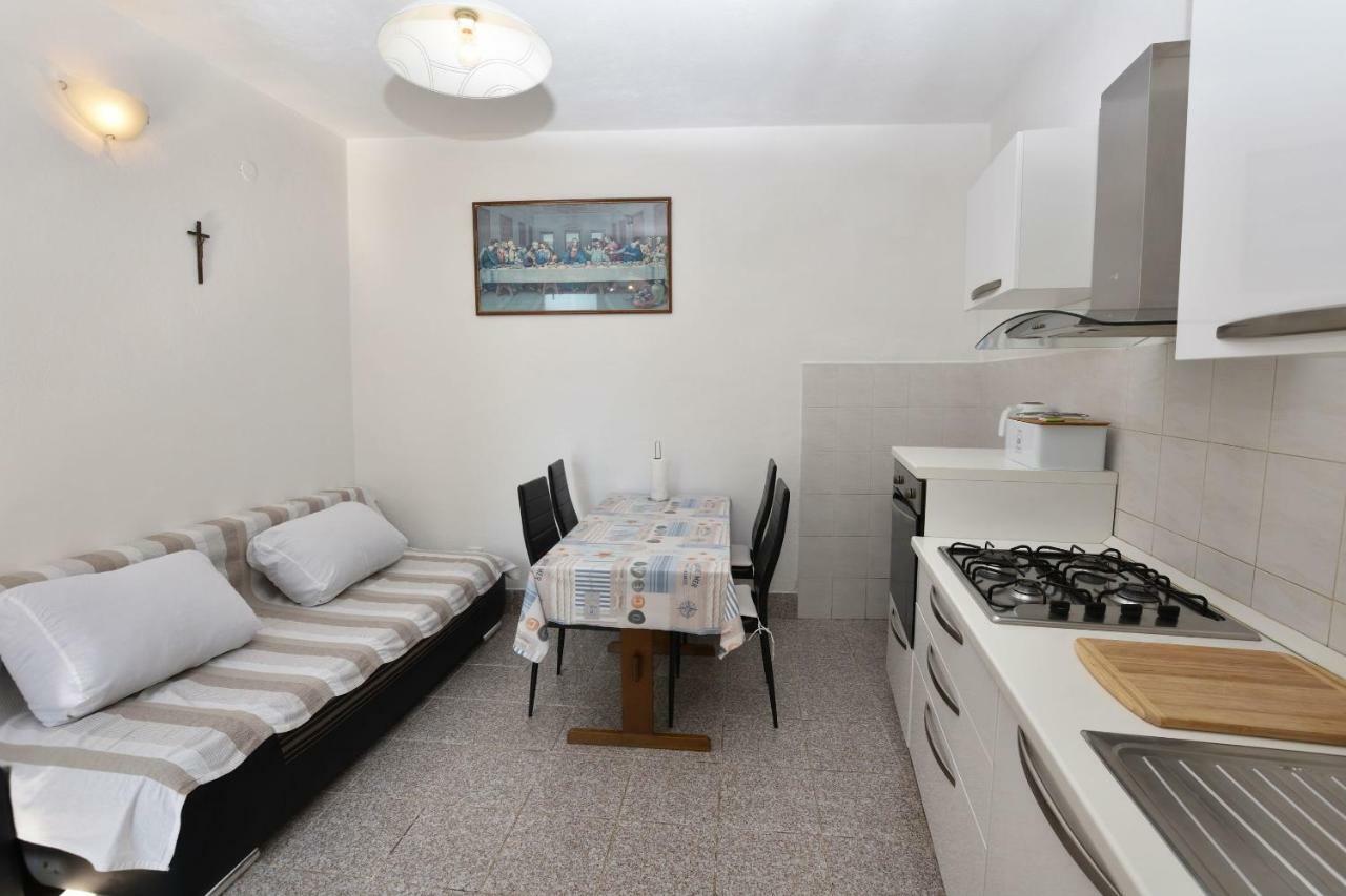 Apartment Milka Primosten Ngoại thất bức ảnh