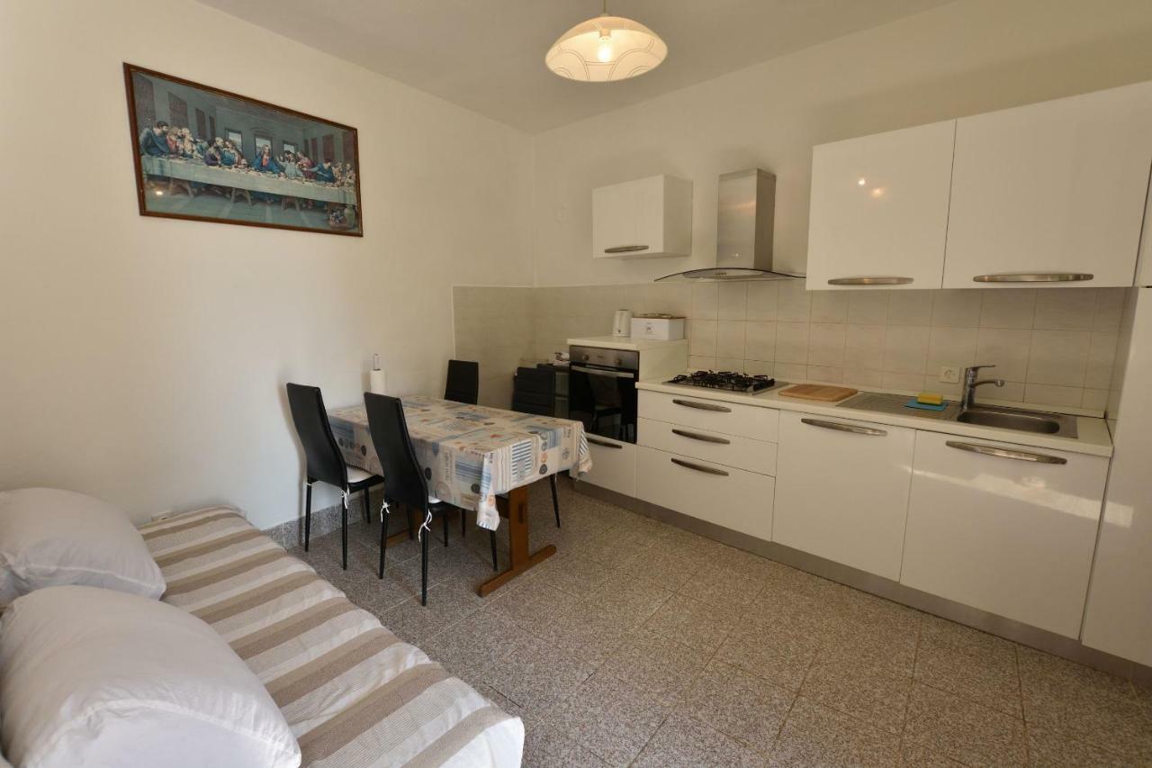 Apartment Milka Primosten Ngoại thất bức ảnh